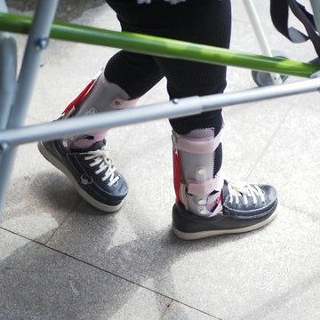 What AFO Means and How It Supports Safer Walking - Cadense adaptive shoes with AFO compatibility