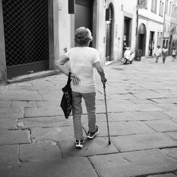 What Should You Look for in Shoes for Elderly? - Cadense Adaptive Shoes for Elderly Women and Men