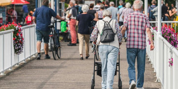 What Should You Look for in Shoes for Elderly? - Cadense Adaptive Shoes for Elderly Women and Men